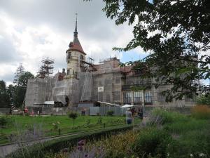 Součástí šetrné rekonstrukce zámku je zachování letního úkrytu vrápenců a netopýrů v půdních prostorách