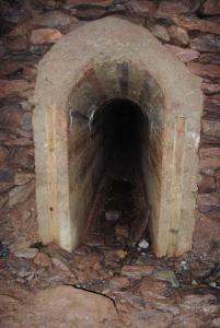 V podzemí pevnosti byly vyrubány chodby o celkové délce 1750 m