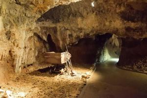 Jeskyně Výpustek je známa svou pohnutou historií